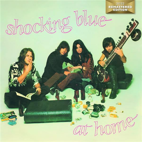 At home | Shocking Blue. Musicien