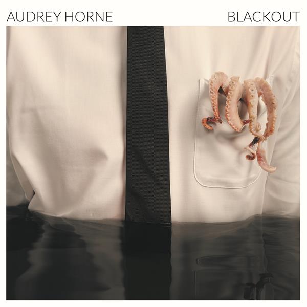 Blackout | Audrey Horne. Musicien